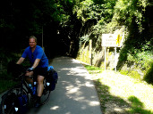 Veloroute auf ehemalinger Schmalspurbahn in Slowenien